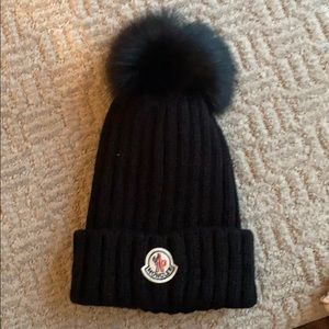 Moncler hat